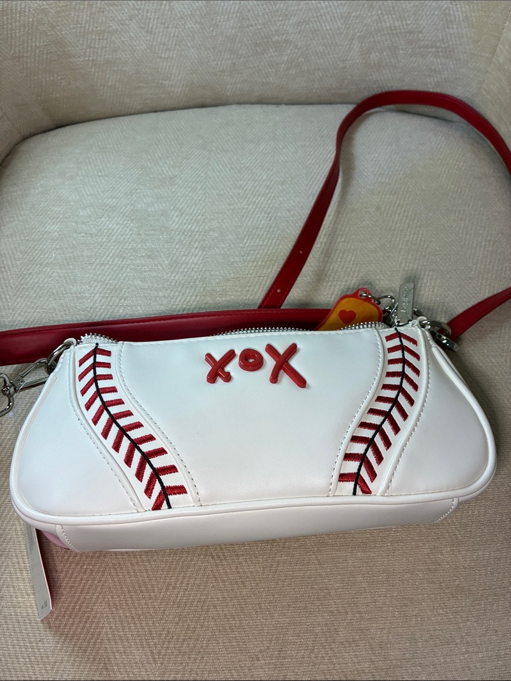 Betsey Johnson White Crossbody Red Baseball Stitching and XOX and Hotdog Charm - Picture 12 of 12